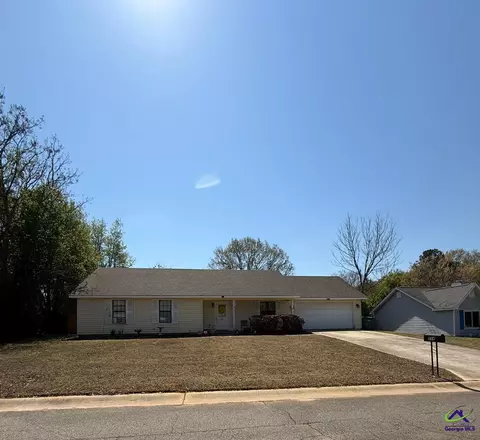 214 Eric Dr, Bonaire, GA 31005