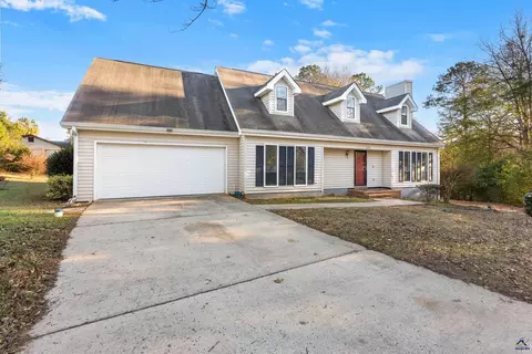 225 Blue Ridge Ln, Warner Robins, GA 31088