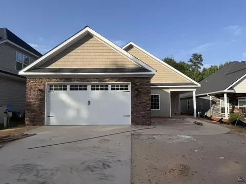 130 Fairway Oaks Dr, Perry, GA 31069