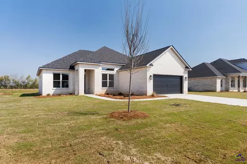207 Farmland Cir, Perry, GA 31069