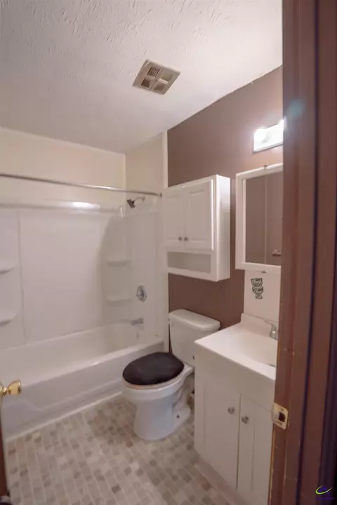 Bath - 502 Kaigler St, Oglethorpe, GA 31068 photo 1 of 2