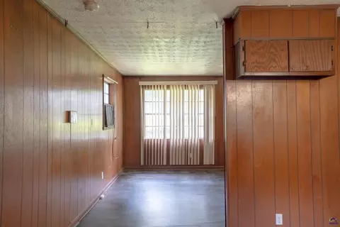 Living - 502 Kaigler St, Oglethorpe, GA 31068 photo 1 of 2