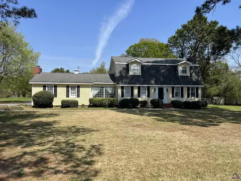 313 E Main St, Marshallville, GA 31057