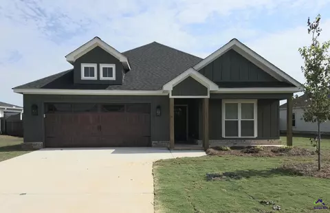 210 Sugar Creek Trl, Perry, GA 31069
