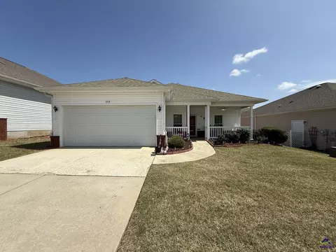 357 Spyglass Hill Dr, Perry, GA 31069