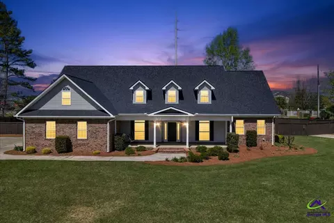 32 Willow Lake Dr, Warner Robins, GA 31093