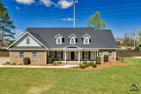 32 Willow Lake Dr, Warner Robins, GA 31093