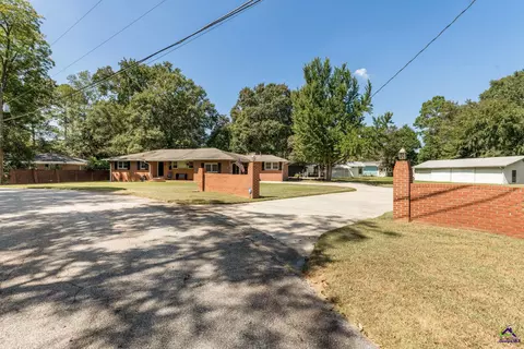 625 Cooper St, Perry, GA 31069