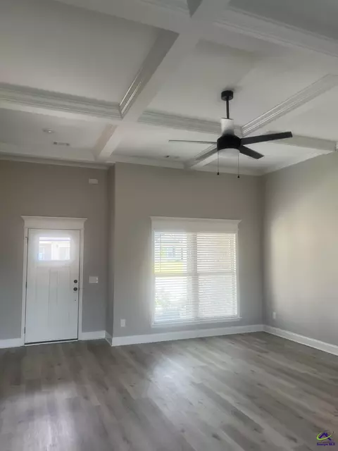 Living - 110 Early Dr, Byron, GA 31008 photo 2 of 2