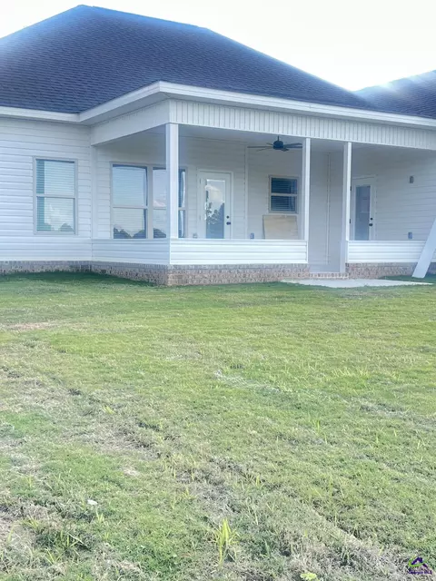 Exterior - 110 Early Dr, Byron, GA 31008 photo 4 of 8