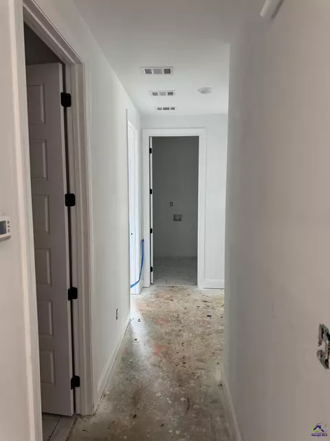 Entry Way - 6 Pleasant Oaks Dr, Perry, GA 31069 photo 2 of 2