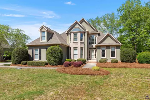 106 Club Ct, Warner Robins, GA 31088