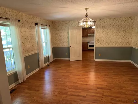 Living - 249 Hatcher Rd, Warner Robins, GA 31088 photo 1 of 3