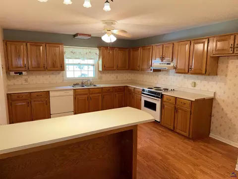 Kitchen - 249 Hatcher Rd, Warner Robins, GA 31088 photo 1 of 1