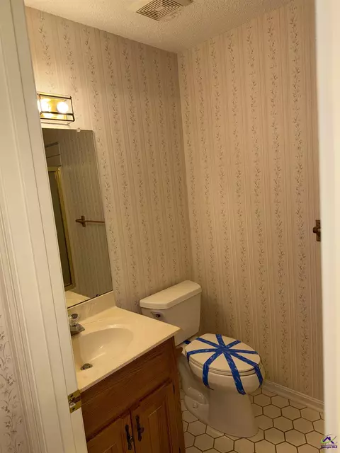 Bath - 249 Hatcher Rd, Warner Robins, GA 31088 photo 2 of 4