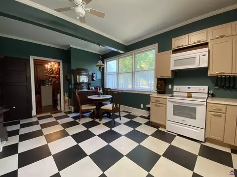 Kitchen - 620 Barlow St, Americus, GA 31709 photo 3 of 5