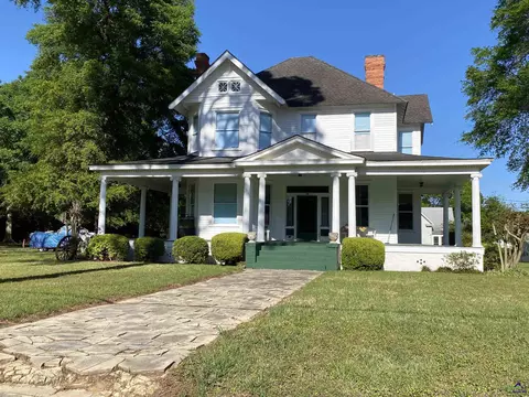 Exterior - 620 Barlow St, Americus, GA 31709 photo 4 of 10