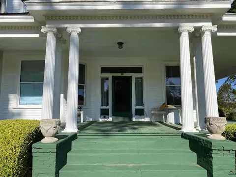 Exterior - 620 Barlow St, Americus, GA 31709 photo 6 of 10