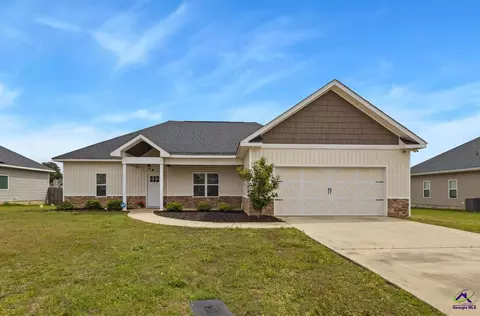 124 Cascades Ct, Bonaire, GA 31005