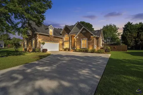 100 Constance Ct, Perry, GA 31069