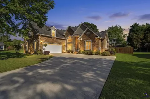 100 Constance Ct, Perry, GA 31069 photo 1