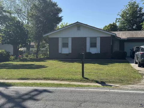 1032 Elberta Rd, Warner Robins, GA 31093