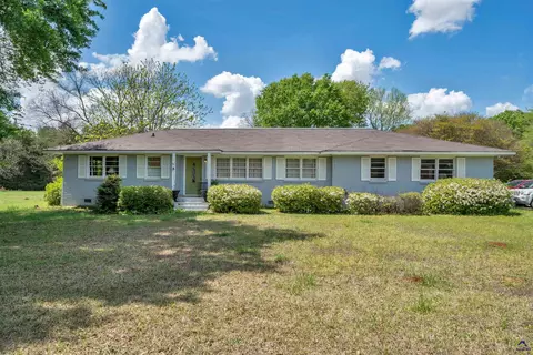 1401 Houston Lake Rd, Kathleen, GA 31047