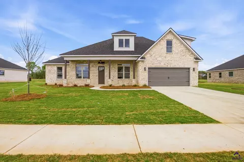 209 Farmland Cir, Perry, GA 31069