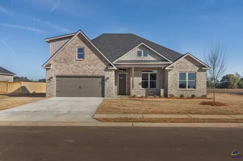 203 Farmland Cir, Perry, GA 31069