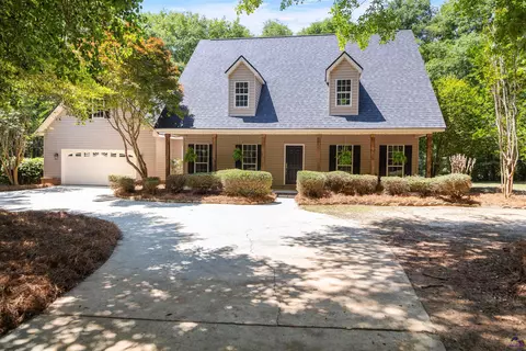 555 Thompson Mill Rd, Bonaire, GA 31005