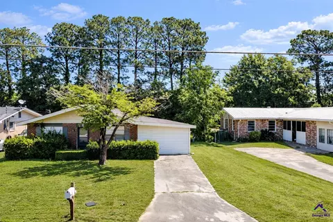 107 Chris Dr, Warner Robins, GA 31093