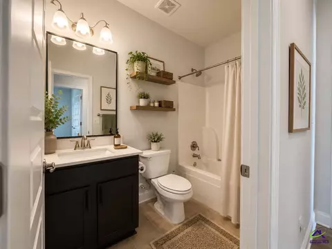 Bath - 608 Britton Way, Macon, GA 31216 photo 1 of 4