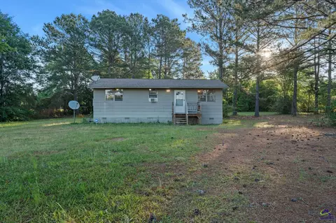 122 Dolly Dr, Jeffersonville, GA 31044