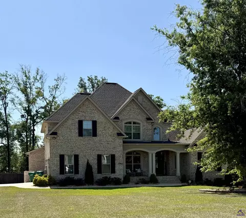 4066 Coosa Dr, Bonaire, GA 31005