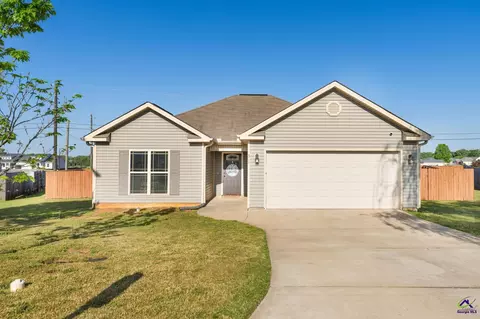 304 Worchester Cir, Perry, GA 31069