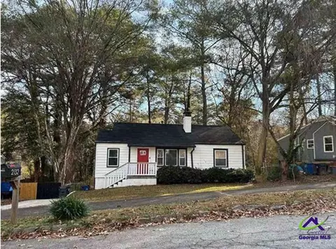 2132 Penrose Dr, Atlanta, GA 30344