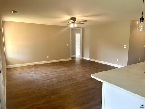 207 Sutton Dr, Perry, GA 31069 photo 13