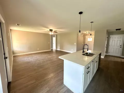 207 Sutton Dr, Perry, GA 31069 photo 12