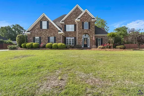 106 Vinings Place Dr, Warner Robins, GA 31088