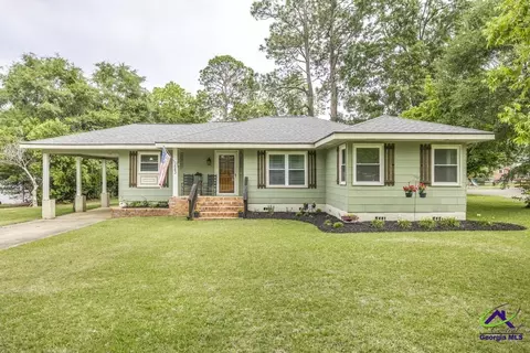 883 4th Ave, Rochelle, GA 31079