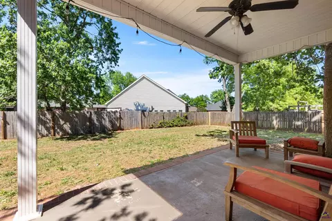 Exterior - 208 Mahan Dr, Perry, GA 31069 photo 7 of 12