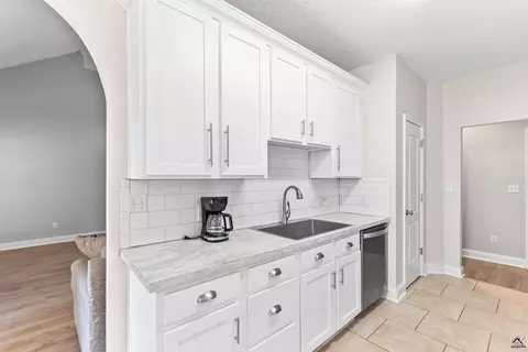 Kitchen - 208 Mahan Dr, Perry, GA 31069 photo 1 of 5