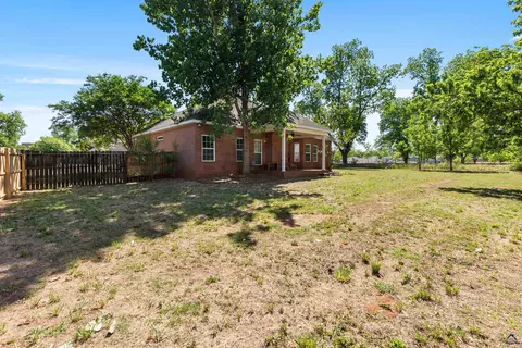 Exterior - 208 Mahan Dr, Perry, GA 31069 photo 12 of 12
