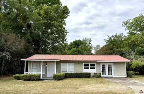 528 Karen Dr, Eastman, GA 31023