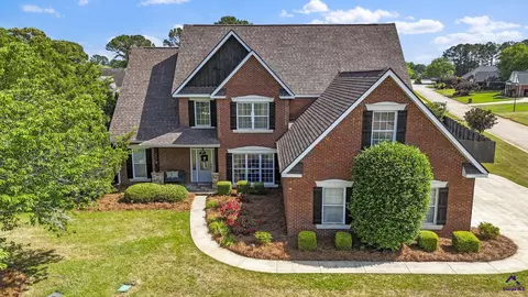 218 Knob Hill Dr, Warner Robins, GA 31088