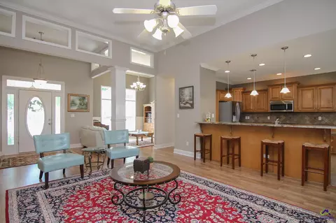 112 Addington Dr, Kathleen, GA 31047