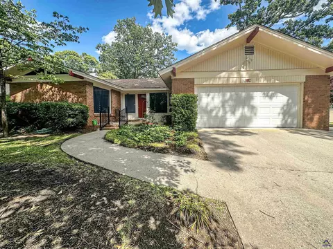 802 Westwood Dr, Warner Robins, GA 31088