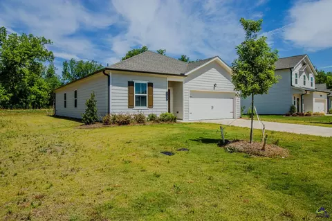 123 Oconee Trl, Perry, GA 31069