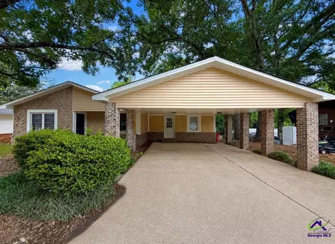 209 Scarborough Rd, Centerville, GA 31028