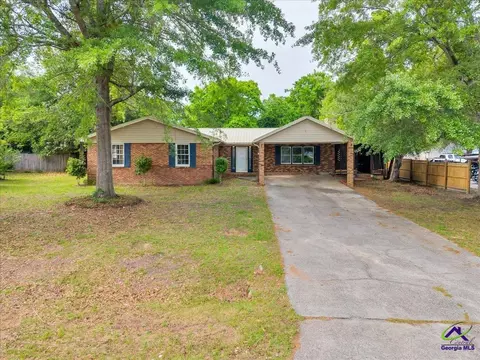 111 Weaver Rd, Warner Robins, GA 31093